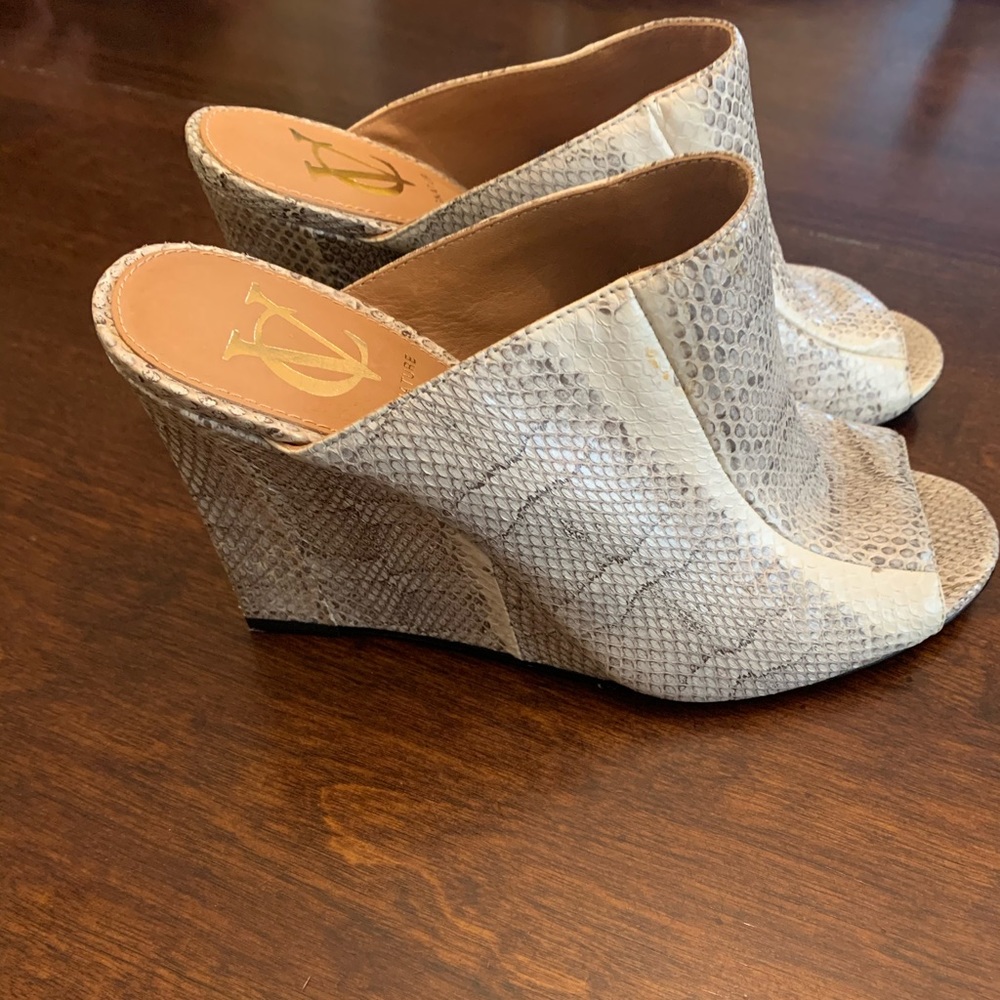 Vince Camuto size 7.5